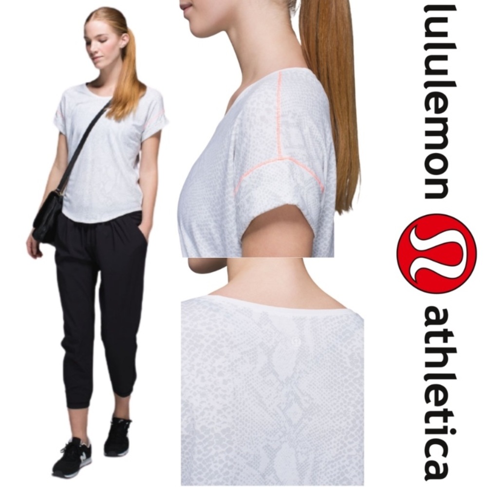 Lululemon Weekend Short Sleeve

Desert Snake White